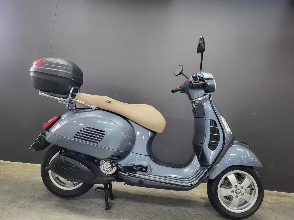Piaggio Vespa 250 GTS stijlvolle scooter met garantie, Motoren, 250 cc, Scooter, Bedrijf, 12 t/m 35 kW