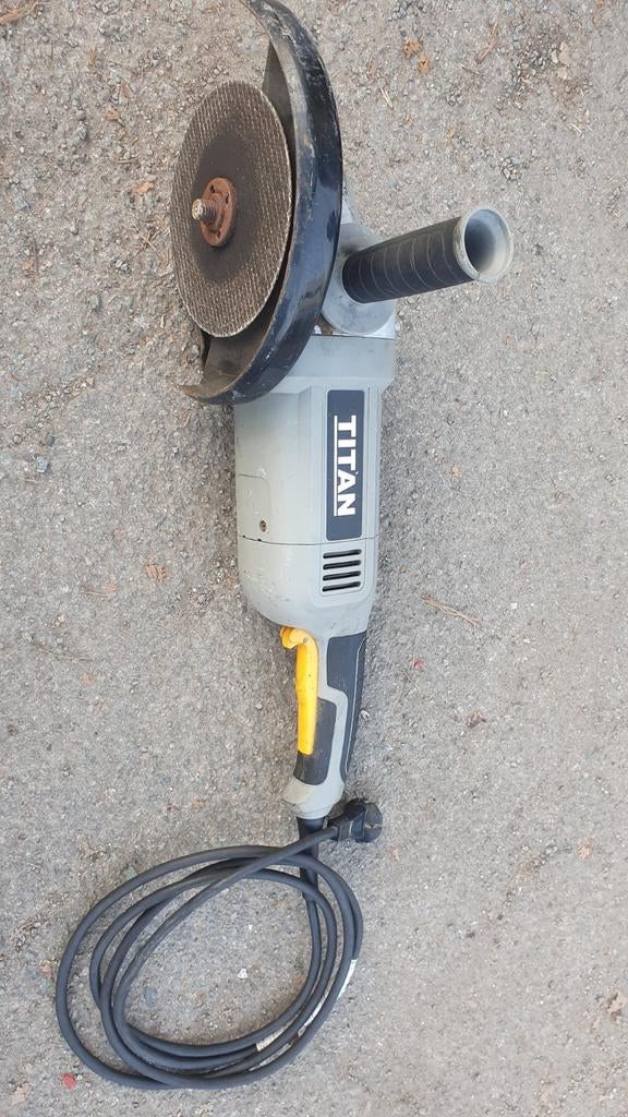meuleuse d'angle Titan, modèle TTB879GRD. , Haakse handslijpmachine