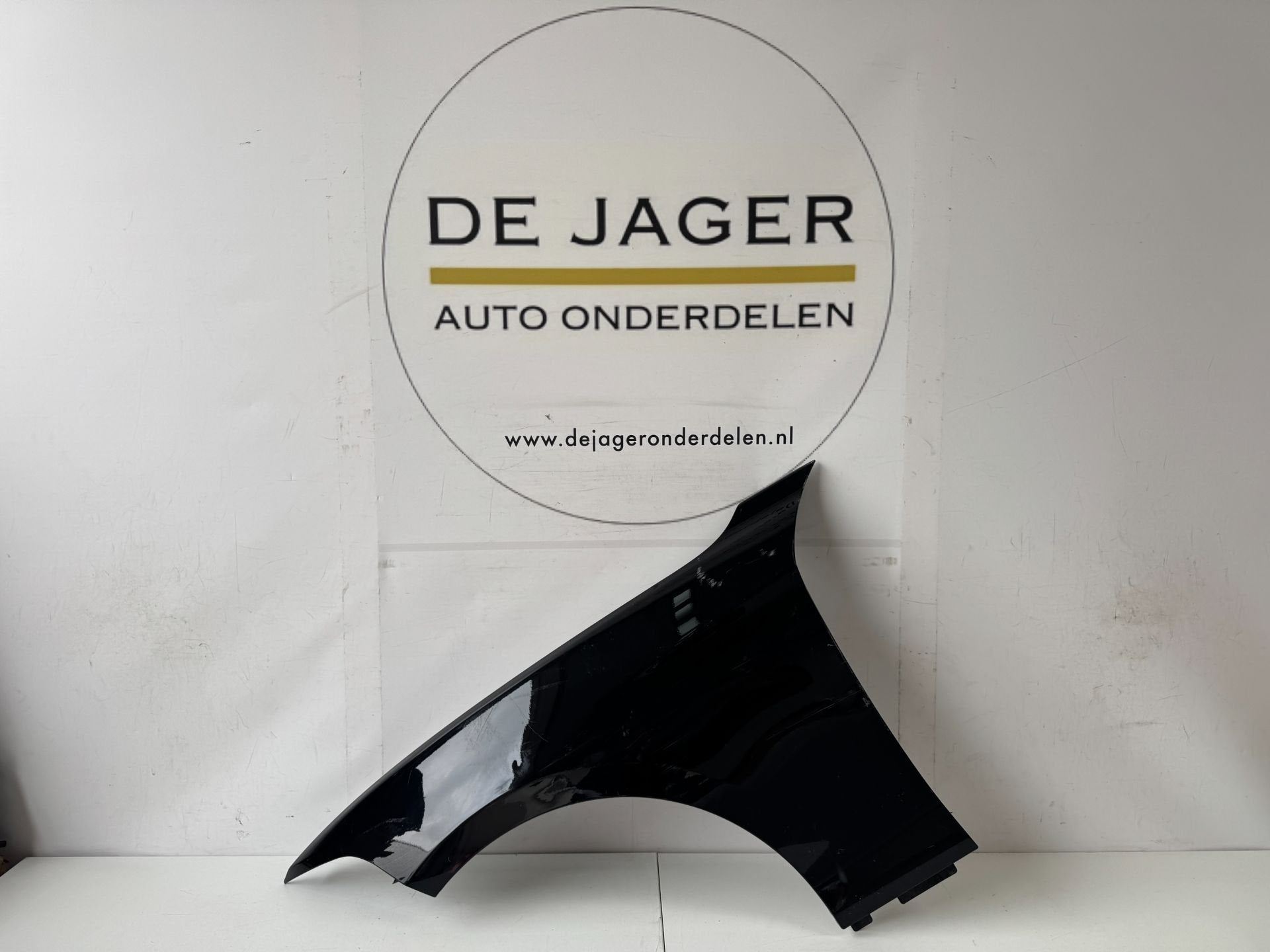 BMW F20 F21 ZIJSCHERM VOORSCHERM SPATBORD LINKS, Petuelring 130
80788  Munich, DE, Gebruikt, Info@bmw.de, Voor