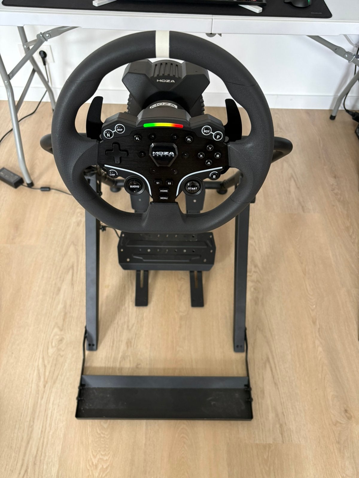 Moza R3 bundle + racing wheel stand, Games en Spelcomputers, Games | Pc, Ophalen, 1 speler, Virtual Reality, Zo goed als nieuw
