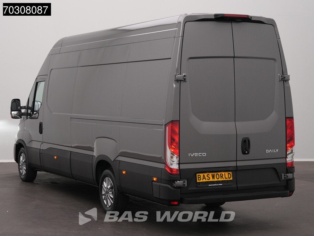 Iveco Daily 35S21 3.0L Automaat L3H3 210PK ACC LED Airco Cam, Autos, Neuf, Argent ou Gris, Achat, Euro 6