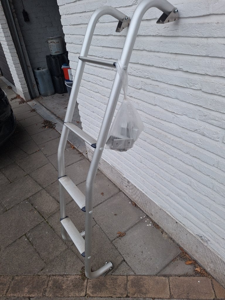 Dakladder Thule, Ophalen, Zo goed als nieuw