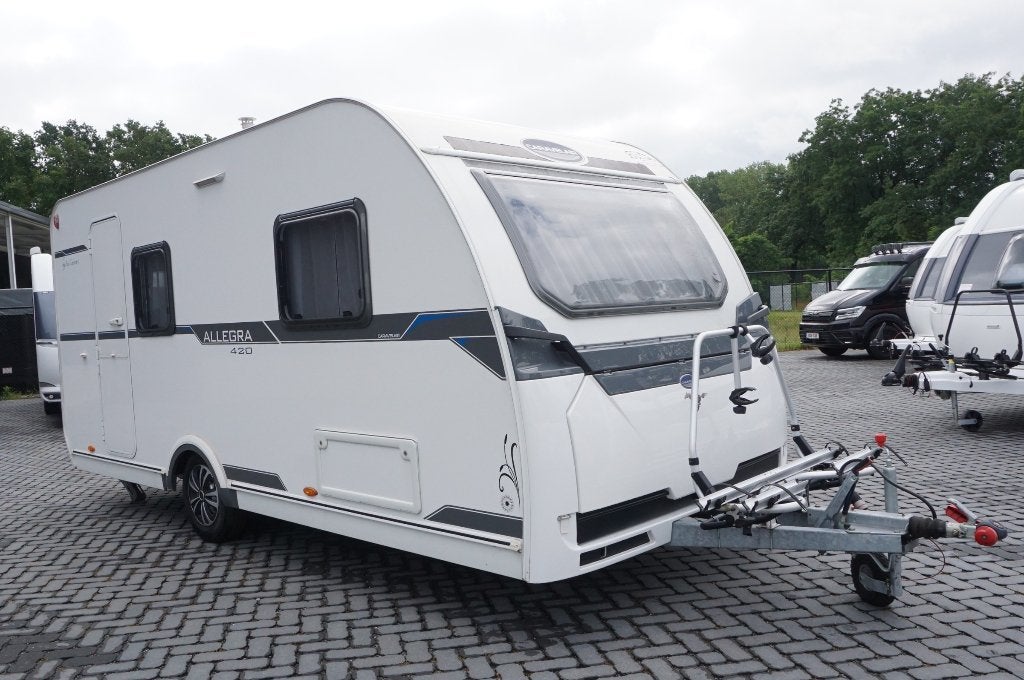 Nette 4pers.Caravelair met voortent, fietsrek, MTM 1250kg, Bedrijf, Treinzit, Dwarsbed, Douche