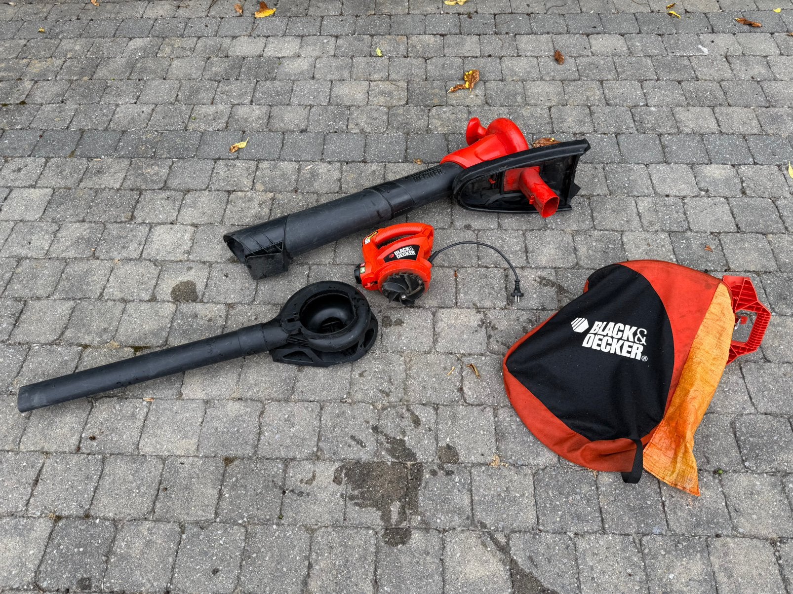Soufleur/Aspirateur de feuilles 3 en1 BLACK & DECKER 3000W, Jardin & Terrasse, Souffleurs de feuilles, Électrique, Porté à la main