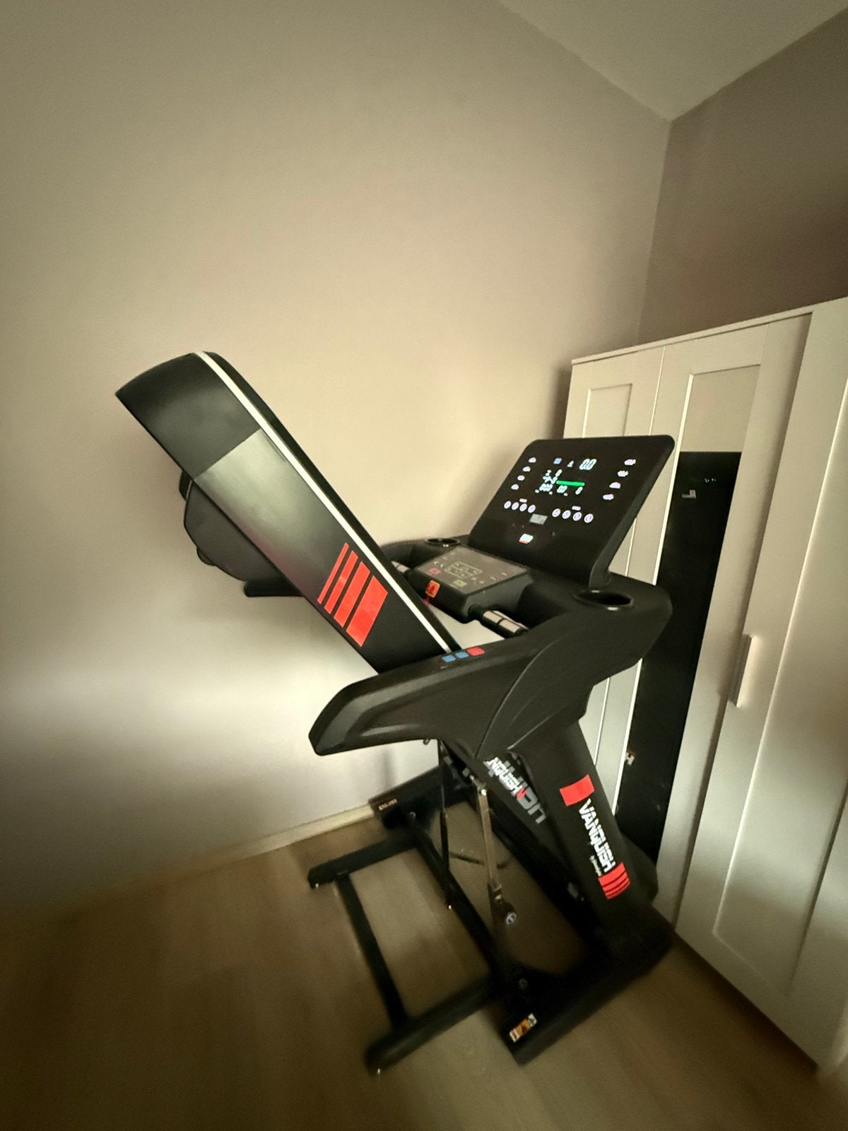 Tapis de course BH Fitness Vanquish II – bon état – 22 km/h, Jambes, Tapis roulant, Comme neuf, Enlèvement