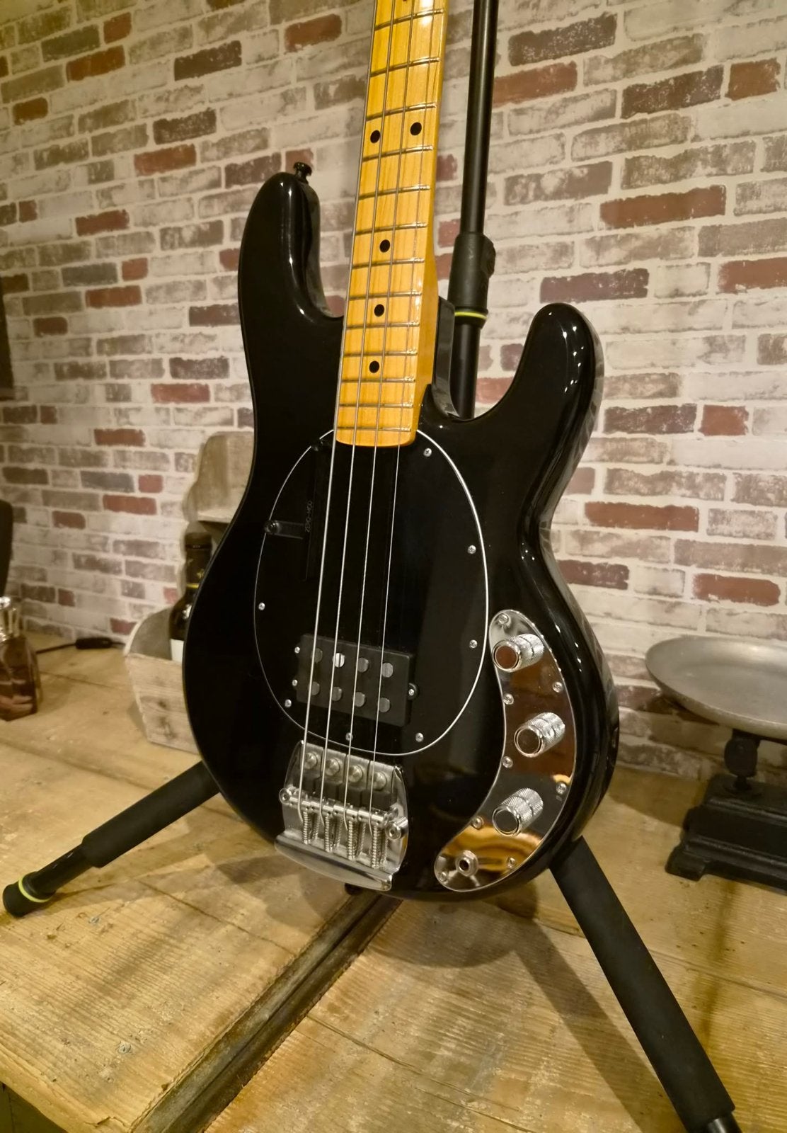 Musicman stingray rétro 70s etat vitrine, Musique & Instruments, Instruments à corde | Guitares | Basses, Enlèvement ou Envoi