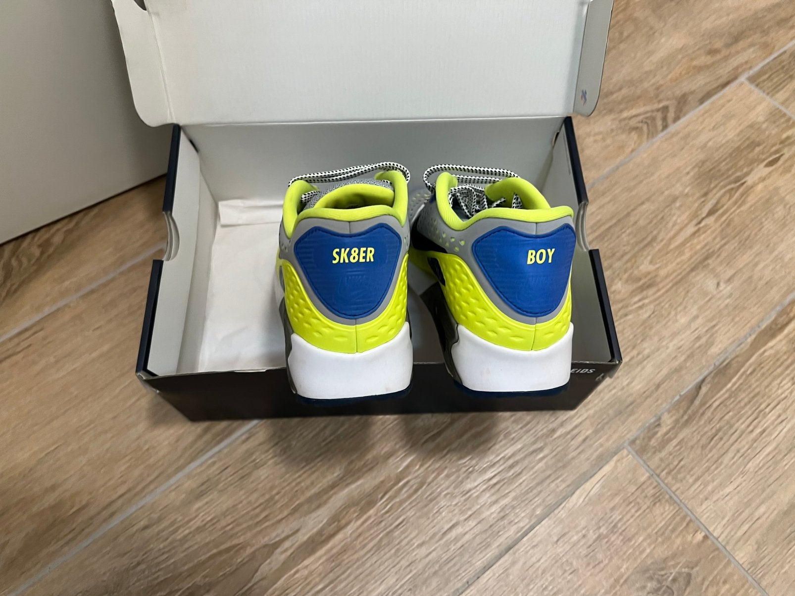 Limited edition Nike Air Max 42,5 één keer gebruikt, Ophalen, Zo goed als nieuw