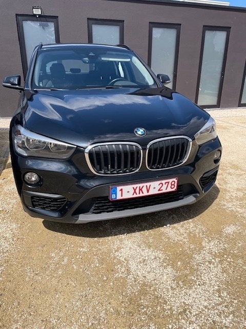 BMW X1 sDrive18i Automaat – Topstaat, Auto's, BMW, Dealer onderhouden, Stof, Zwart, 5 zetels
