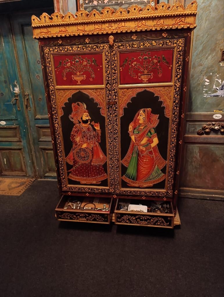 Armoire orientale, Enlèvement