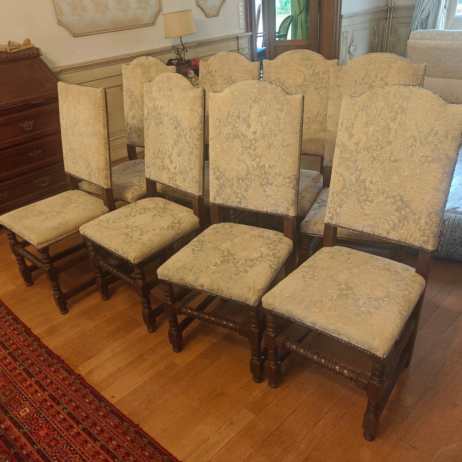 8 chaises anciennes, Enlèvement
