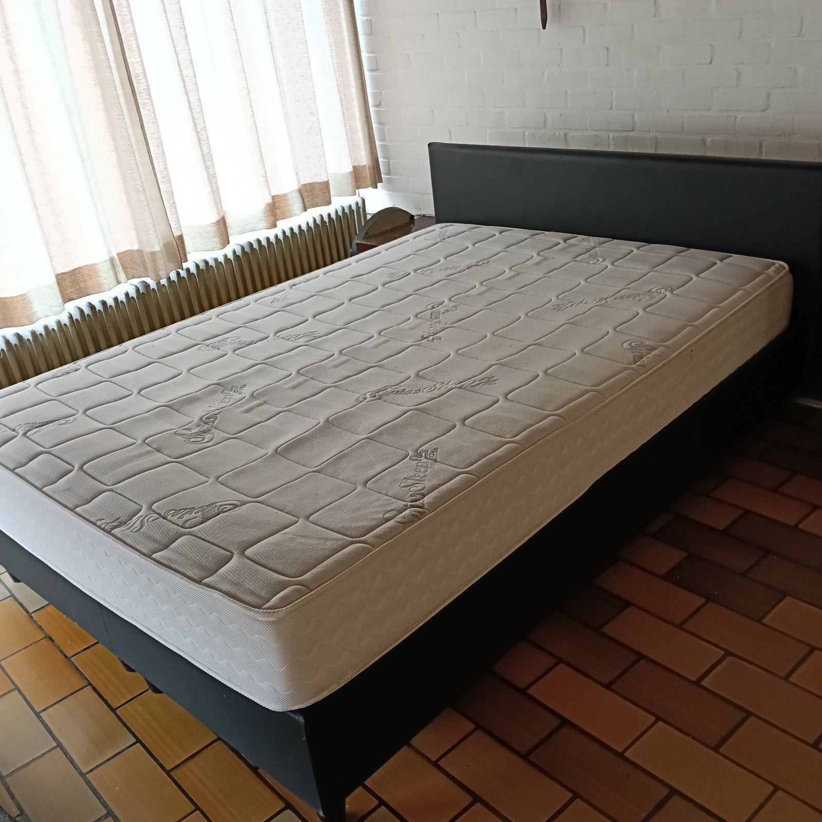 Dubbel bed 140cm breed. Met matras., Ophalen, Gebruikt, Blauw, 140 cm