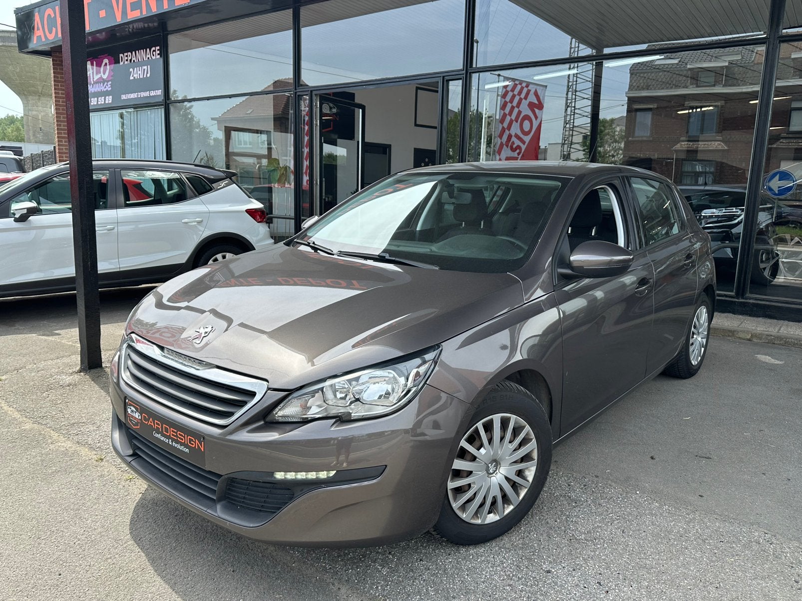 Peugeot 308 / 1.2i / 2015 / 105.000km / new distribution.., Auto's, Peugeot, Bedrijf, Benzine, Stadsauto, 5 deurs, Handgeschakeld