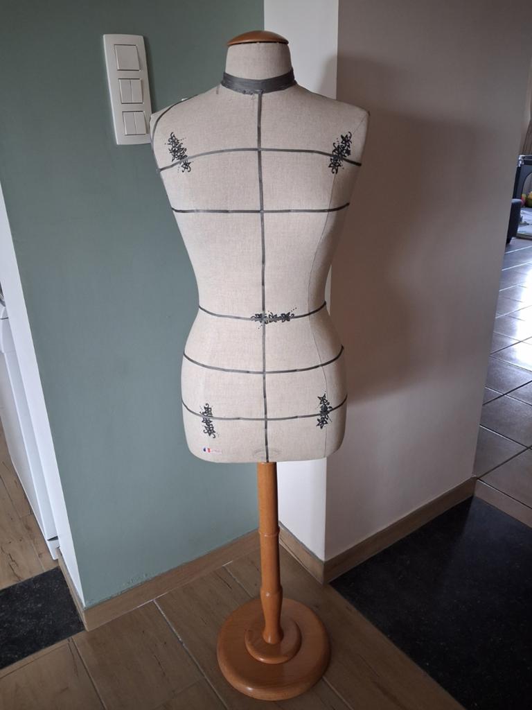 Buste couture, Enlèvement