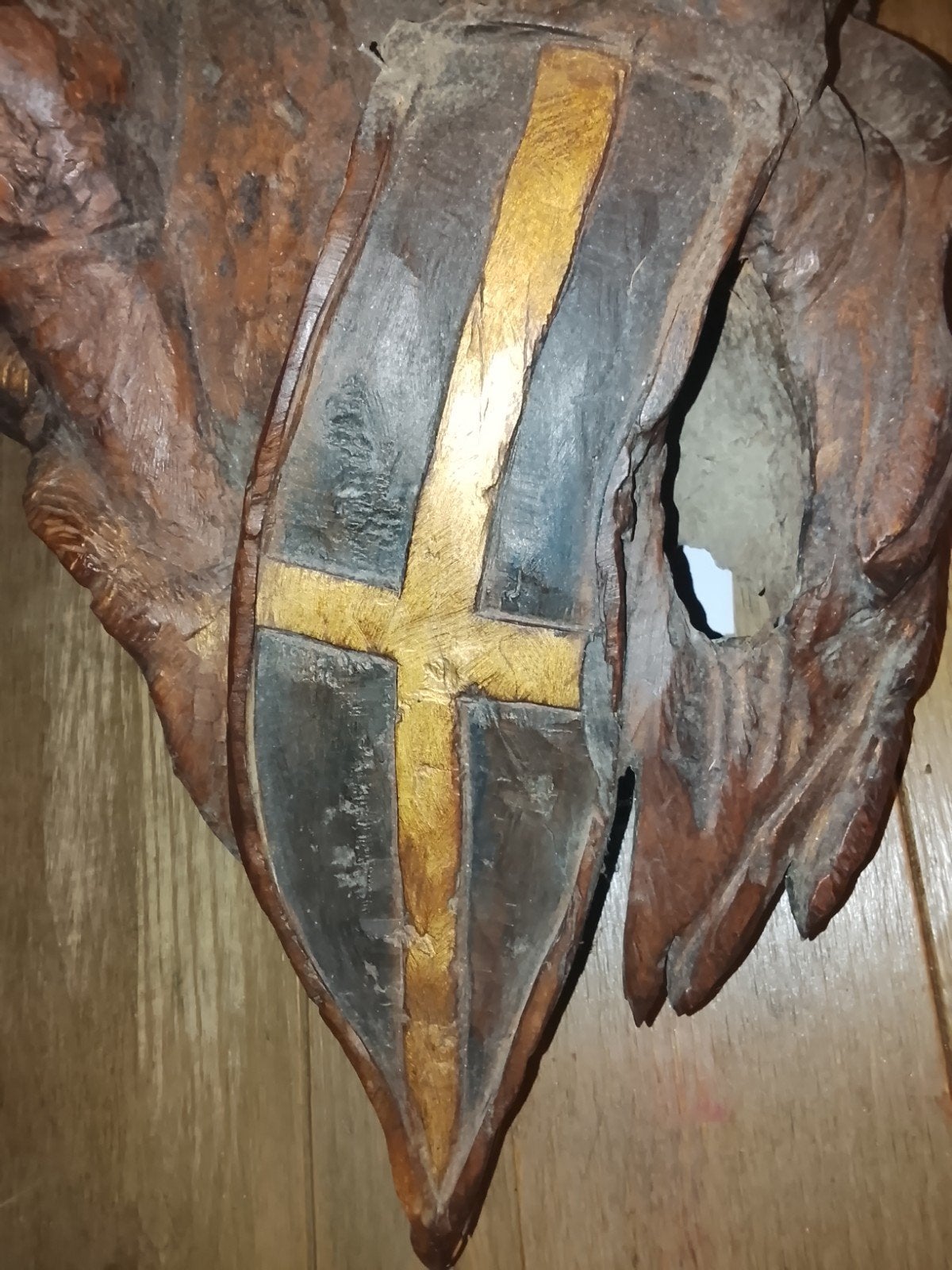 Sculpture sur bois a la main, Enlèvement