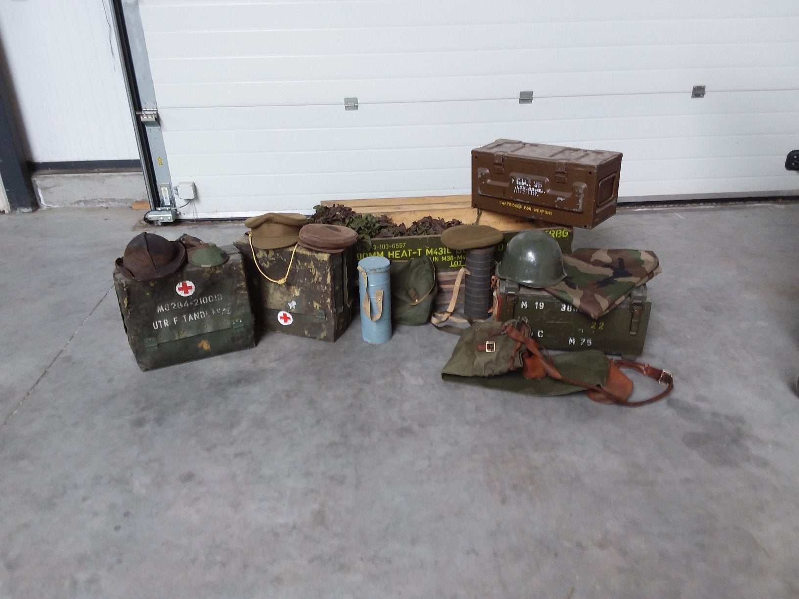 Militair materiaal, Ophalen