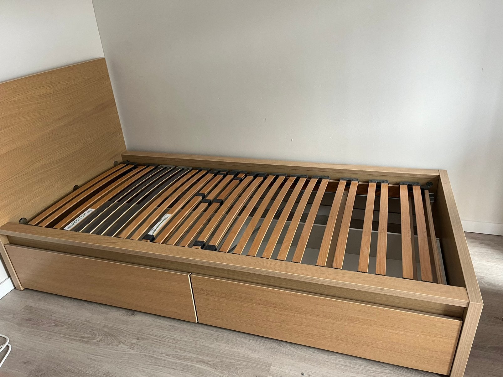 Eenpersoonsbed MALM incl 2 lades en lattenbodem, Huis en Inrichting, Ophalen, Zo goed als nieuw