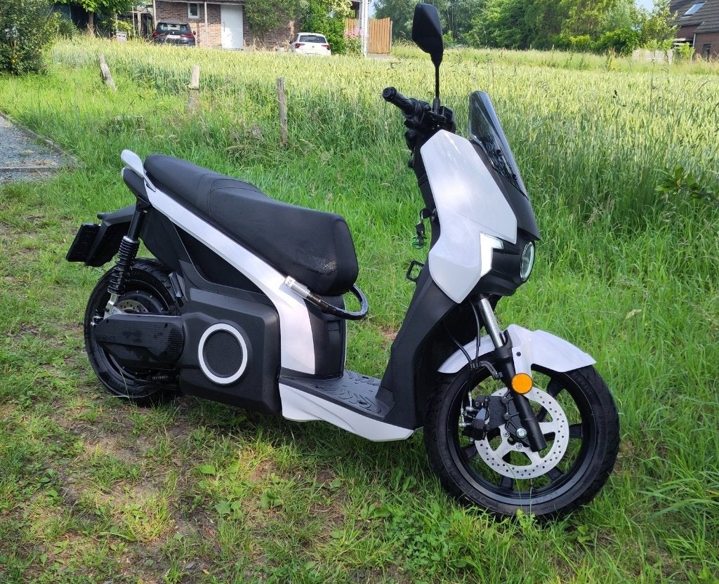 Silence S01 elektrische scooter - Permit 125, Motoren, Motoren | Yamaha, Particulier, Scooter, 11 kW of minder, Minimaal motorrijbewijs A1