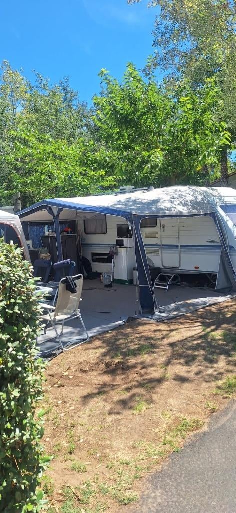 Caravane ADRIA à Portiragne, Standaardzit, Omvormbare zithoek, 7 tot 8 meter, Ringverwarming