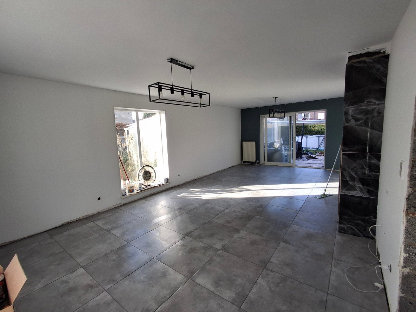 keramische mooie licht grijze betonlook tegel 60x60x0.9, Ophalen, 60 cm of meer, Nieuw, 10 m² of meer