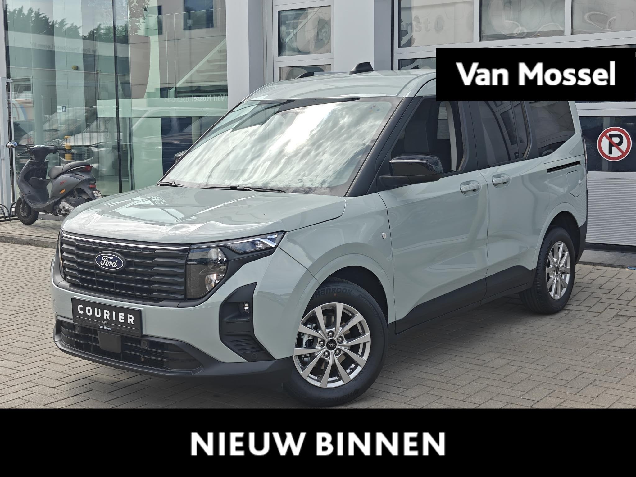 Ford Tourneo Courier Titanium Automaat|Camera|Adaptive Cruis, Bedrijf, 5 zetels, Automatische klimaatregeling, 1000 cc