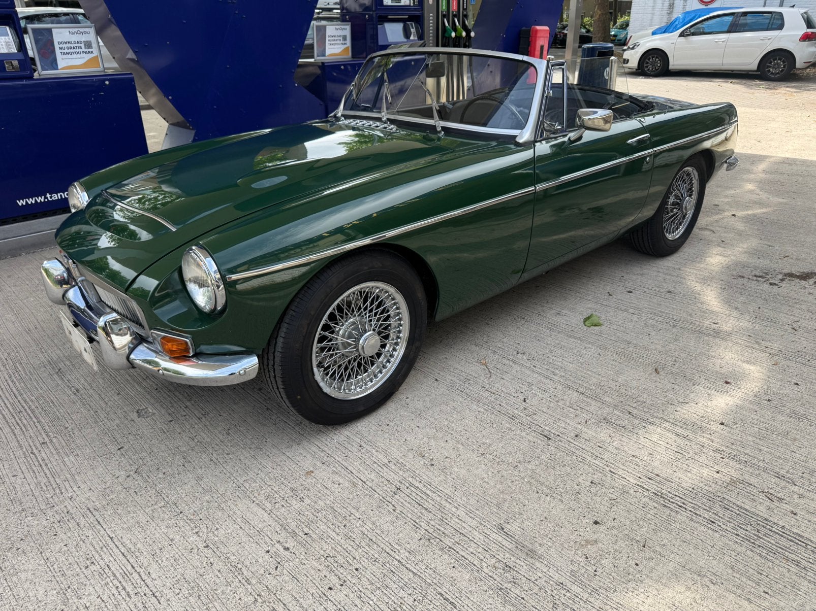 MGC Roadster avec Overdrive, Autos, MG, Particulier, C, Essence, Cabriolet, 2 portes, Boîte manuelle, Vert, Noir, Cuir, Enlèvement