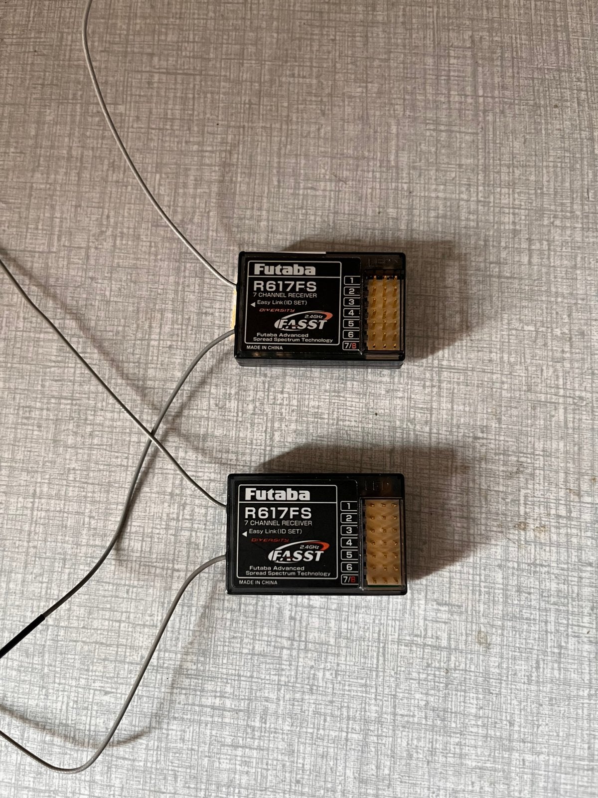 2x futaba R617FS, Hobby en Vrije tijd, Modelbouw | Radiografisch | Vliegtuigen, Ophalen, Zo goed als nieuw
