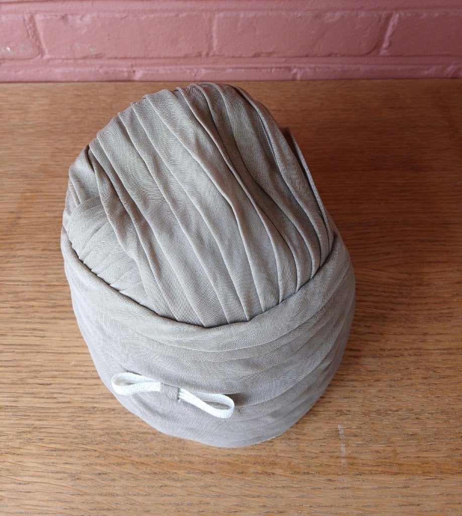 Vintage dameshoed in lichte tinten, Vêtements | Femmes, Chapeaux & Casquettes, Comme neuf, Chapeau, 56 ou 57 cm (M, 7 ou 7⅛ pouces)