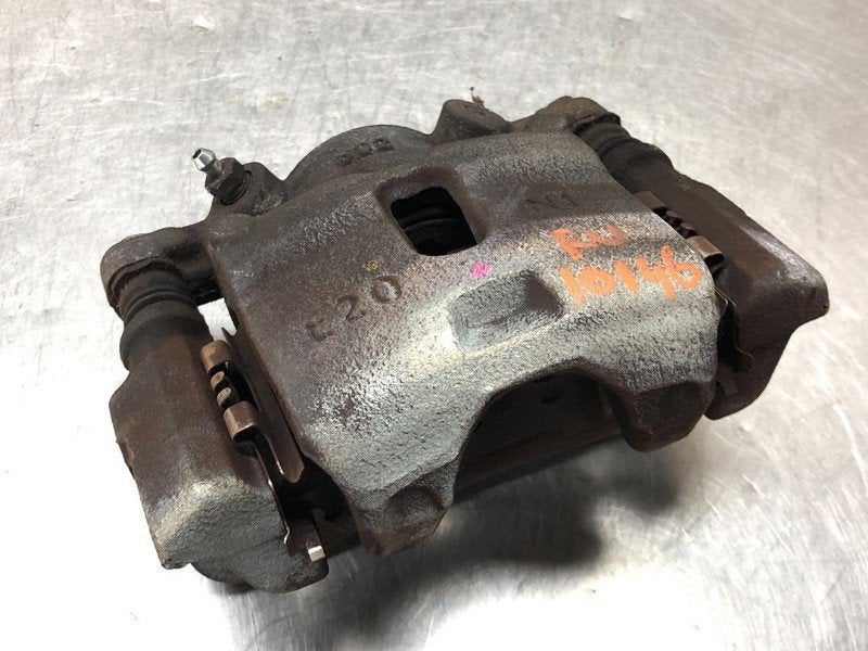REMKLAUW RECHTS VOOR ABS Suzuki Celerio (LF) (01-2014/-), Gebruikt, Suzuki