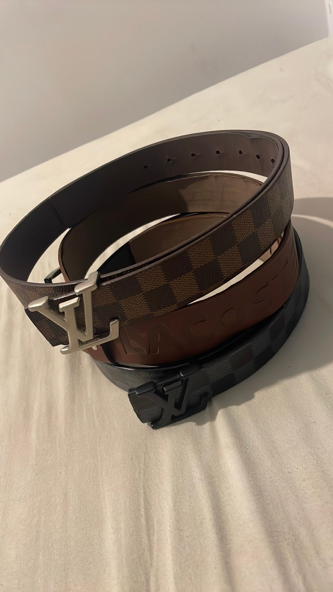 Ceinture Louis Vuitton 2x, ceinture Lacoste 1x 30€ l'unité, Cuir véritable, Comme neuf, Brun, Enlèvement