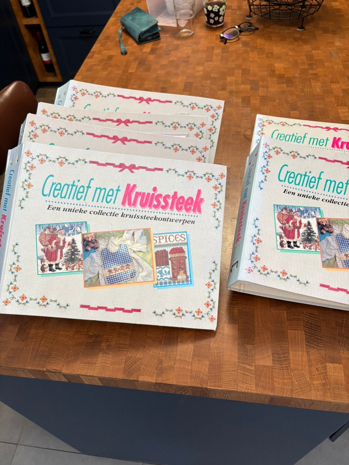 7 kaften  boeken met creatief met kruisjessteek, Hobby en Vrije tijd, Ophalen, Gebruikt, Onderdeel of Accessoires
