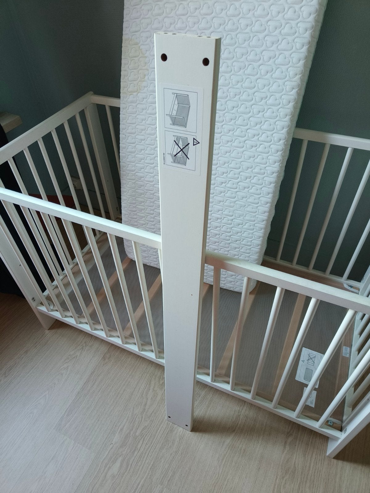 Ikea babybed, incl. aerosleep matras en 2 bijhorende matrasb, Kinderen en Baby's, Ophalen, Gebruikt, Minder dan 140 cm, Matras