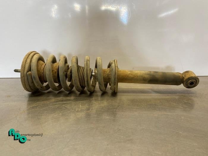 Barre amortisseur avant gauche d'un Mitsubishi Pajero (Pajer, Autos : Pièces & Accessoires, Suspension & Châssis, Mitsubishi, Utilisé