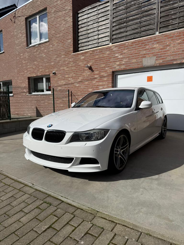 Bmw 335i M Performance, Autos, BMW, Entreprise, Achat, Série 3, ABS, Phares directionnels, Airbags, Air conditionné, Alarme, Climatisation automatique