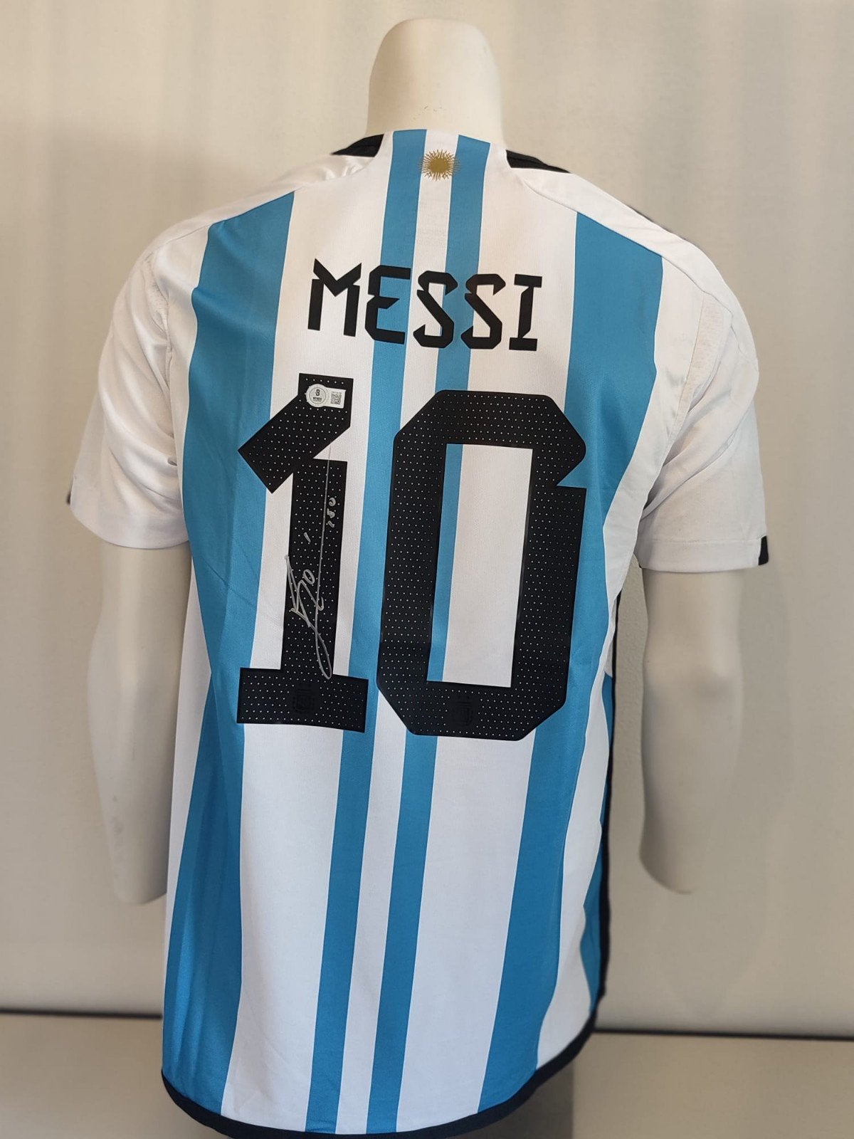 Gesigneerd Argentinië WK 2022 shirt door Messi met Beckett, Ophalen of Verzenden, Shirt