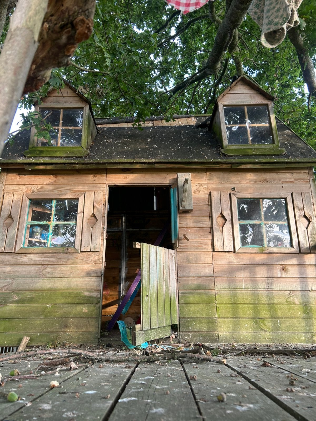 Speelhuis, Ophalen, Gebruikt, Hout