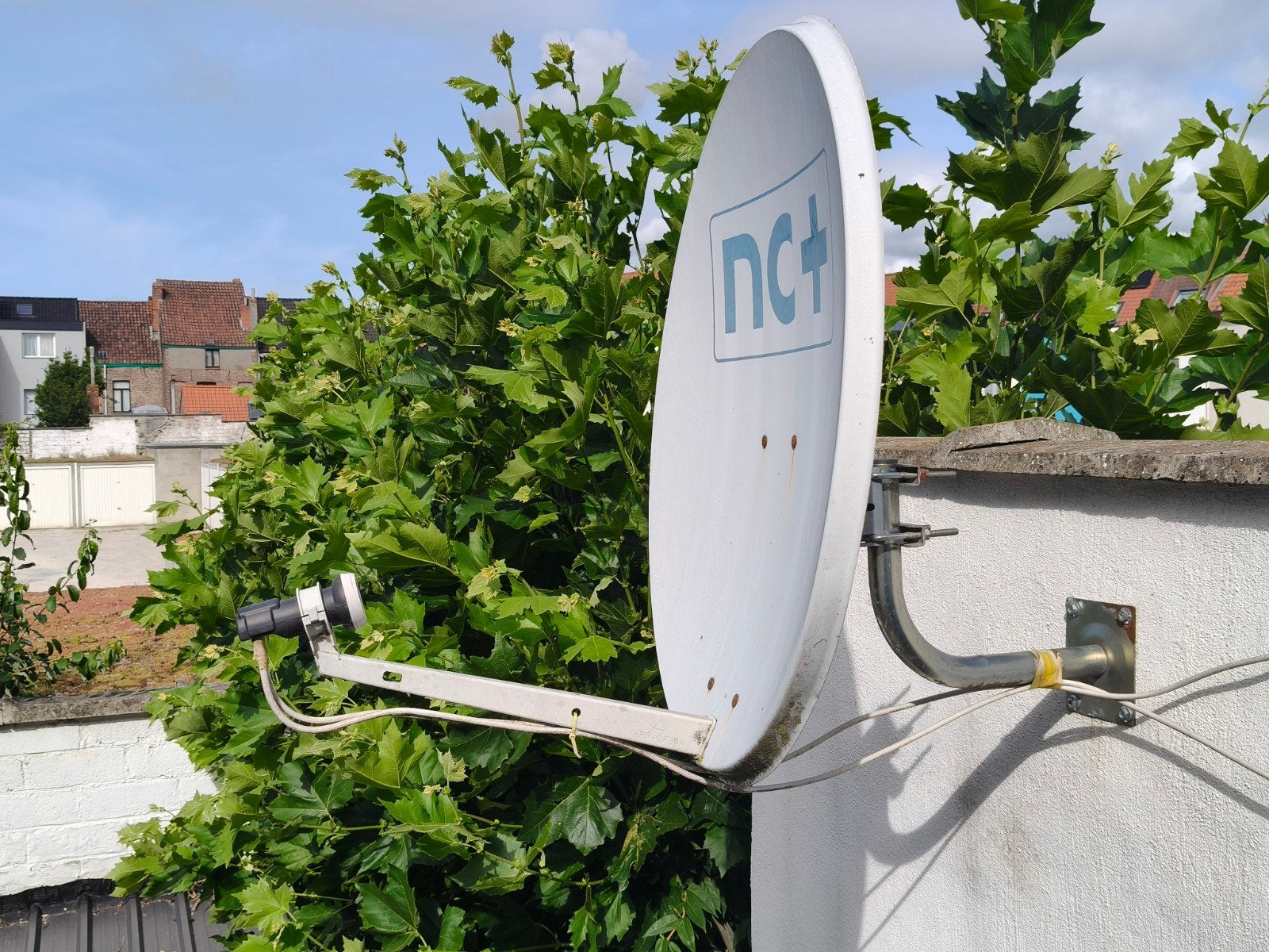 Schotelantenne + steunarm, Audio, Tv en Foto, Schotelantennes, Ophalen, (Schotel)antenne