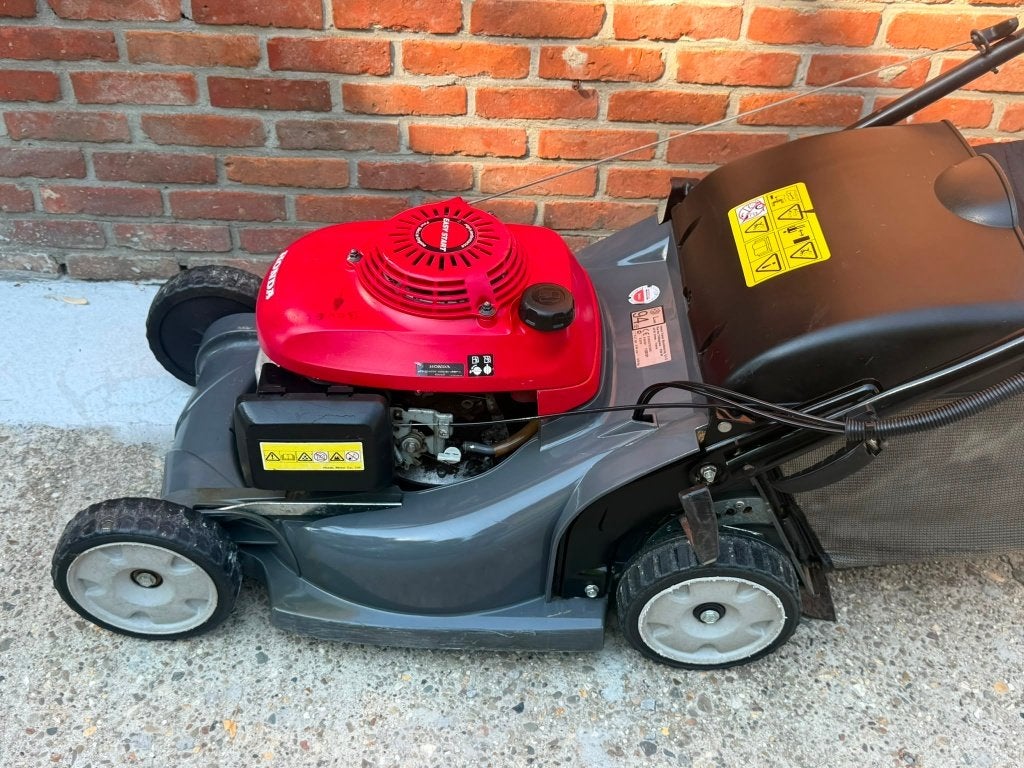 Honda benzine grasmaaier met opvangbak, Tuin en Terras, Ophalen, Cirkelmaaier, Honda, Zo goed als nieuw