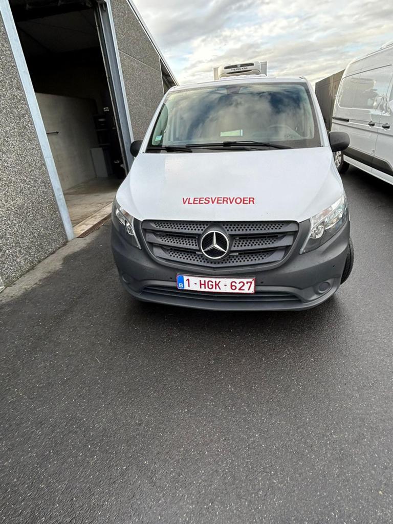 Réfrigérateur Vito, Achat, 3 places, Boîte manuelle, Noir