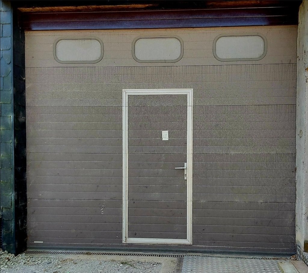 Porte de garage industrielle avec porte de passage, Doe-het-zelf en Bouw, Raamkozijnen en Schuifdeuren, Ophalen, Gebruikt, 225 cm of meer