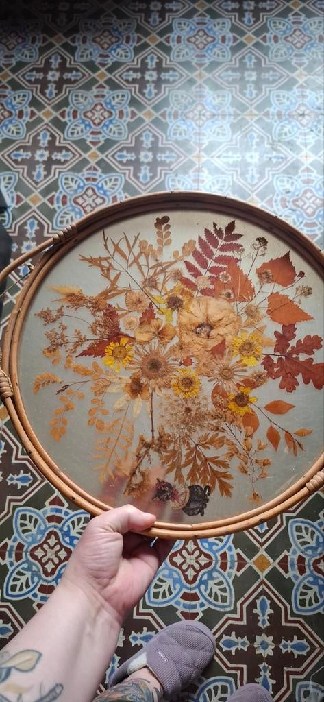 rotan dienblad met daarin gedroogde bloemen, Ophalen of Verzenden
