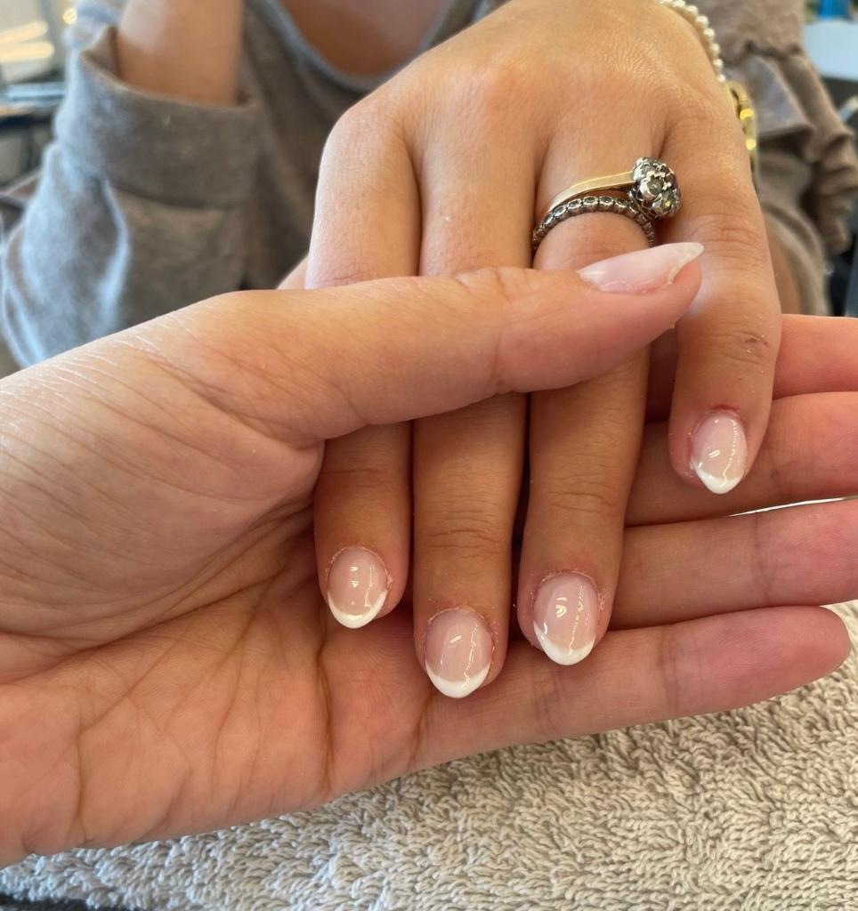 Beginnend nagelstyliste, Ophalen