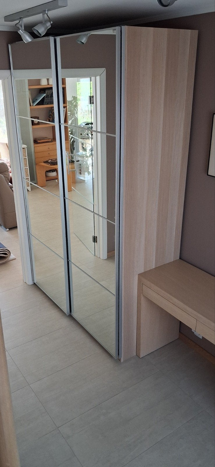 Grande armoire dressing avec portes coulissantes miroir, Maison & Meubles, Armoires | Penderies & Garde-robes, Enlèvement, Chêne