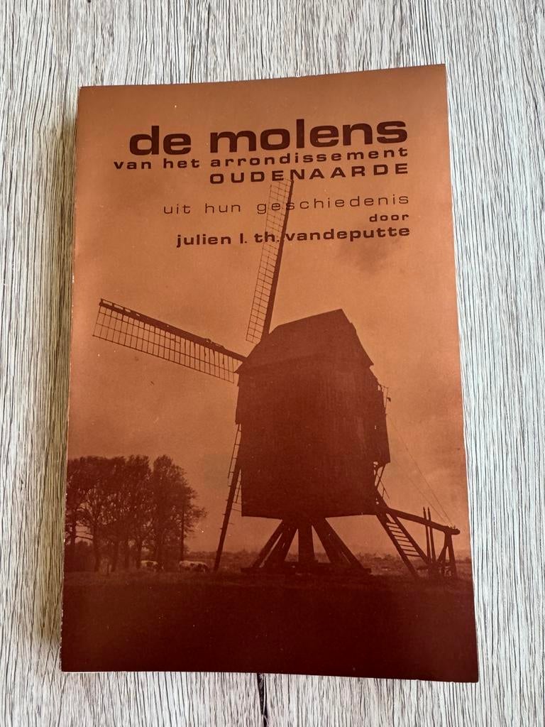 De molens van het arrondissement Oudenaarde., Boeken, Geschiedenis | Stad en Regio, Zo goed als nieuw, Ophalen