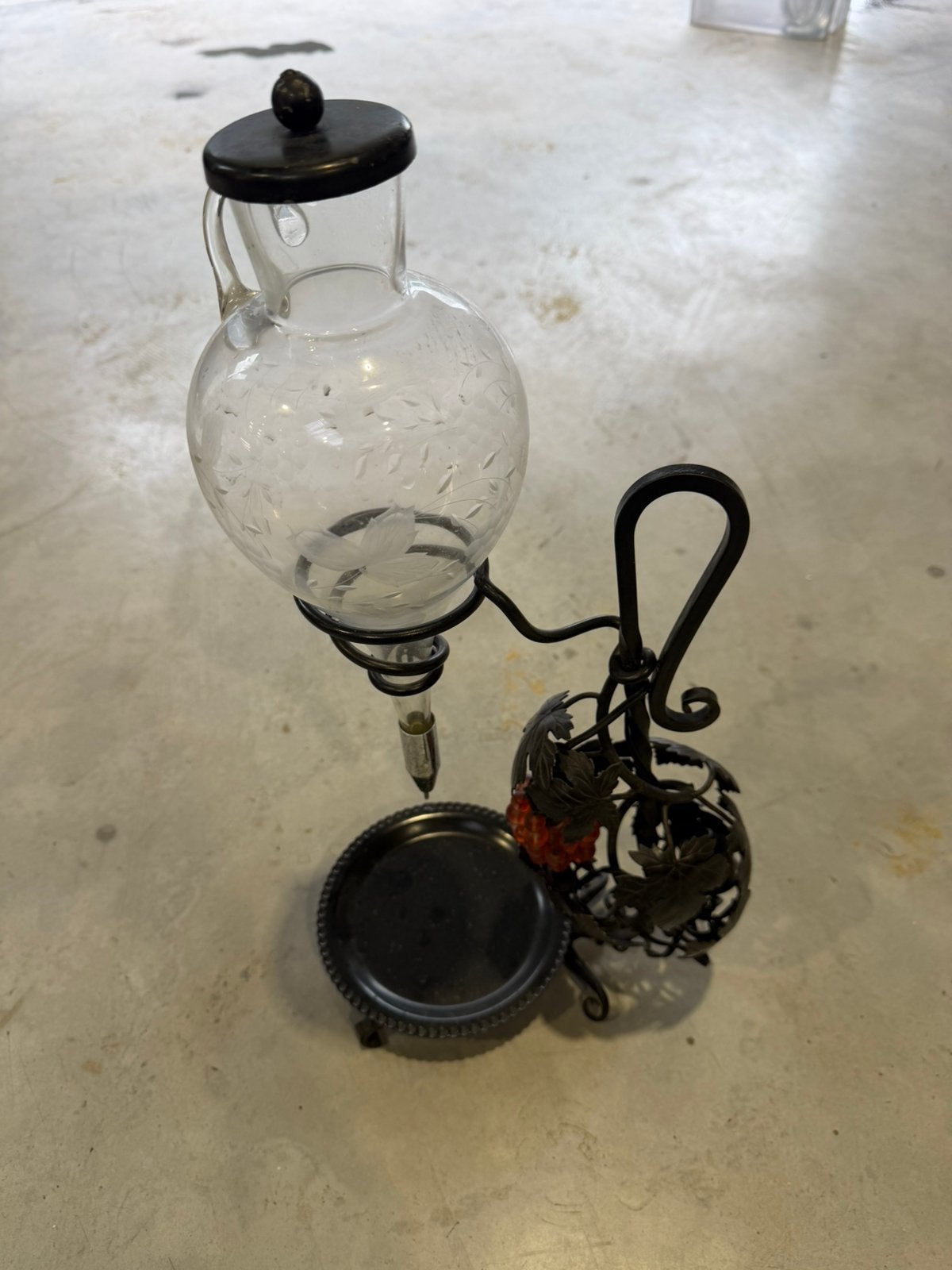Vintage wijn-/likeurdispenser met glazen karaf – druiven, Huis en Inrichting, Woonaccessoires | Stolpen, Ophalen, Gebruikt