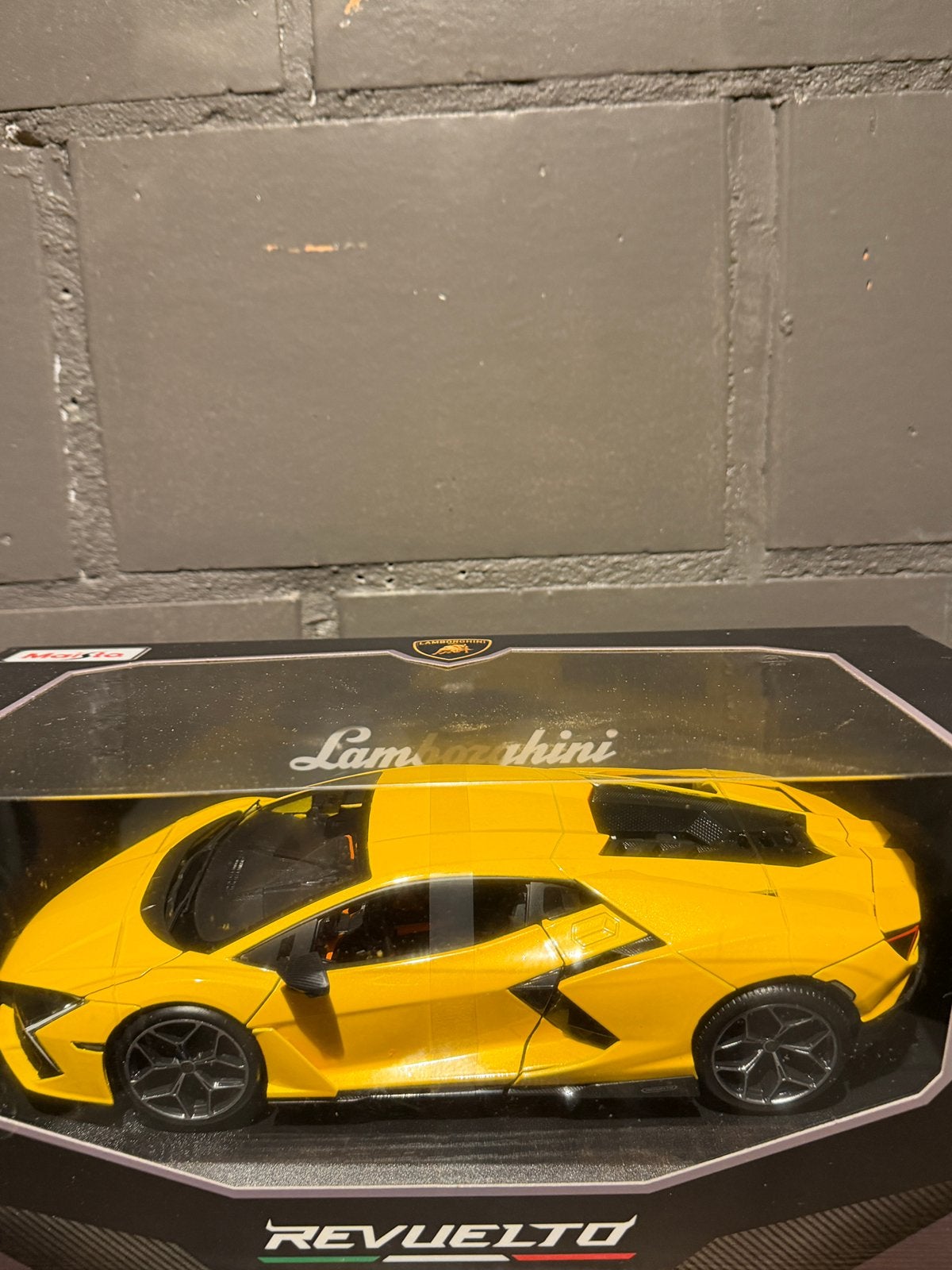 Lamborghini Revuelto, Ophalen, Zo goed als nieuw, Maisto