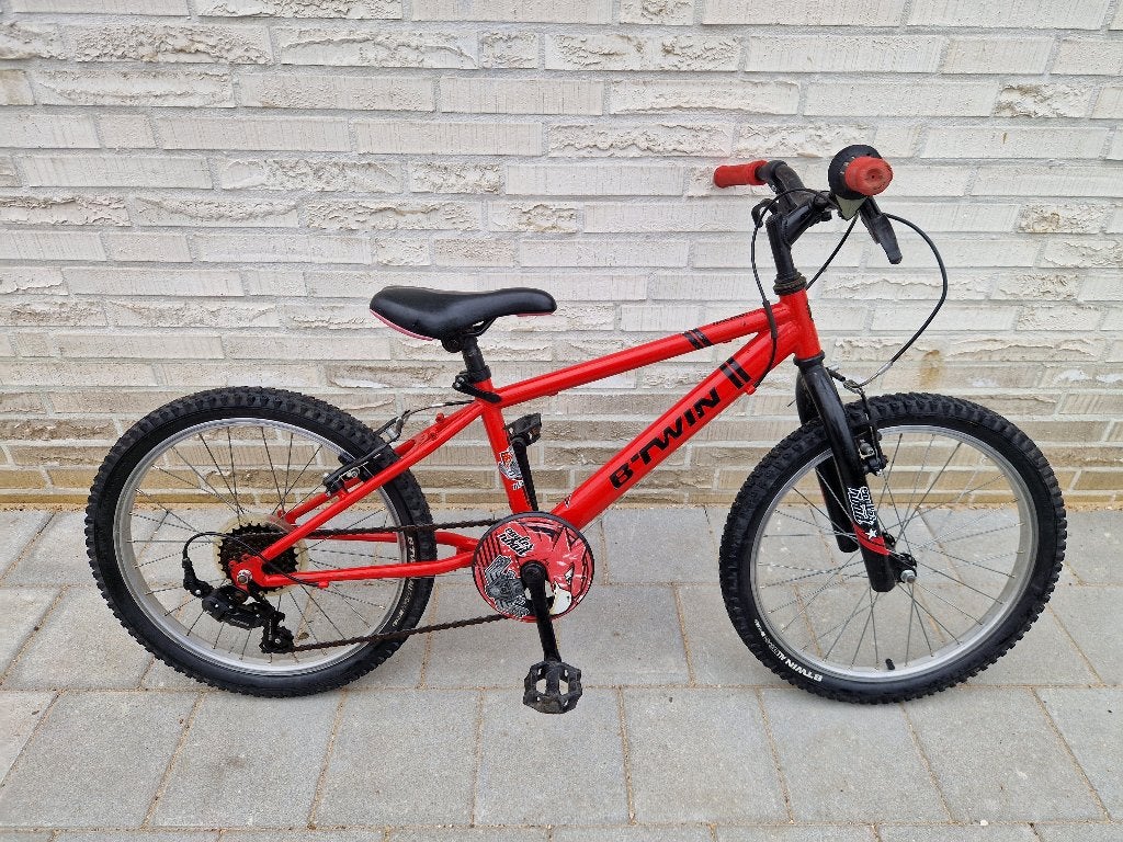 Mountainbike Rockrider 20 inch kinderfiets, Fietsen en Brommers, Ophalen, 20 inch of meer, Gebruikt, Velgrem