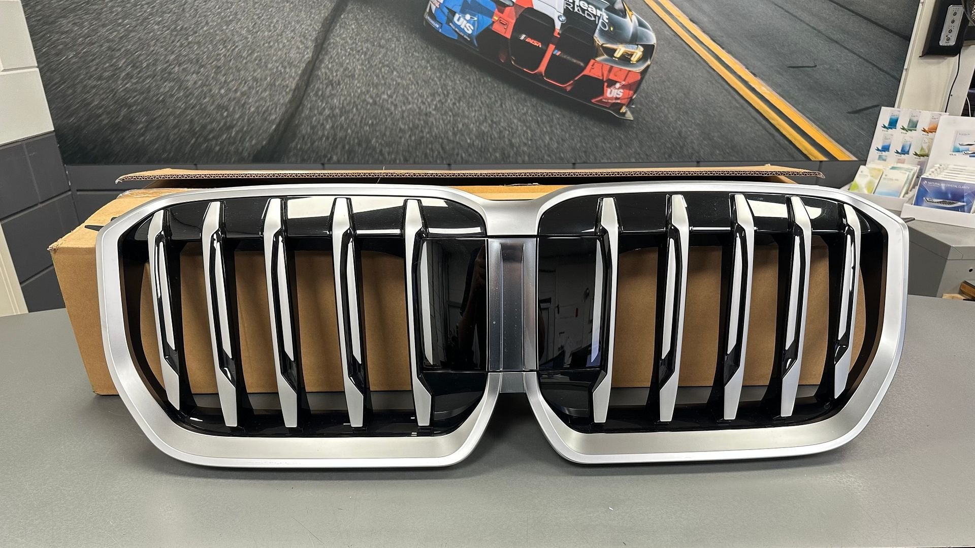 Zilveren nierengrille voor BMW X1 U11 + afdekking, -, -, Nieuw, Ophalen of Verzenden