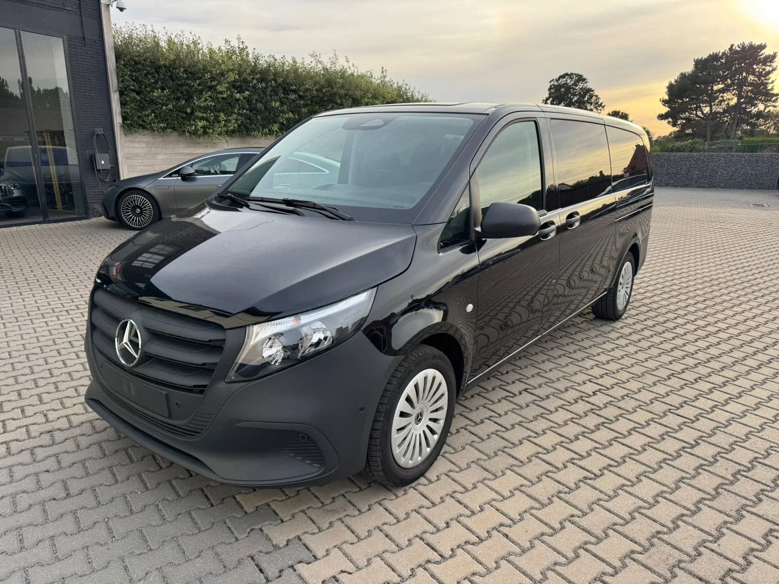 Mercedes-Benz Vito 116 cdi Tourer 9 plaatsen (automatique), Autos, Entreprise, 2000 kg, Noir, Diesel