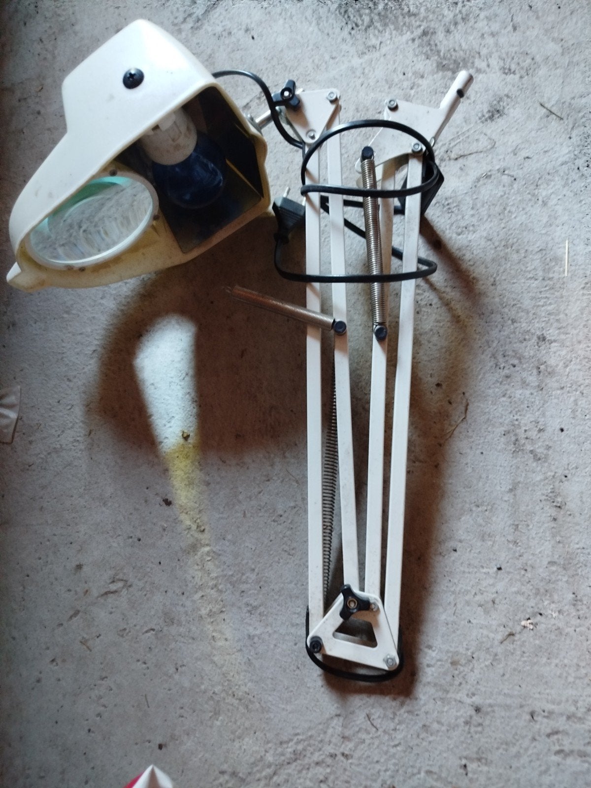 Lampe sur pied, Hobby en Vrije tijd, Vergrootglazen, Loepen en Loeplampen, Ophalen of Verzenden