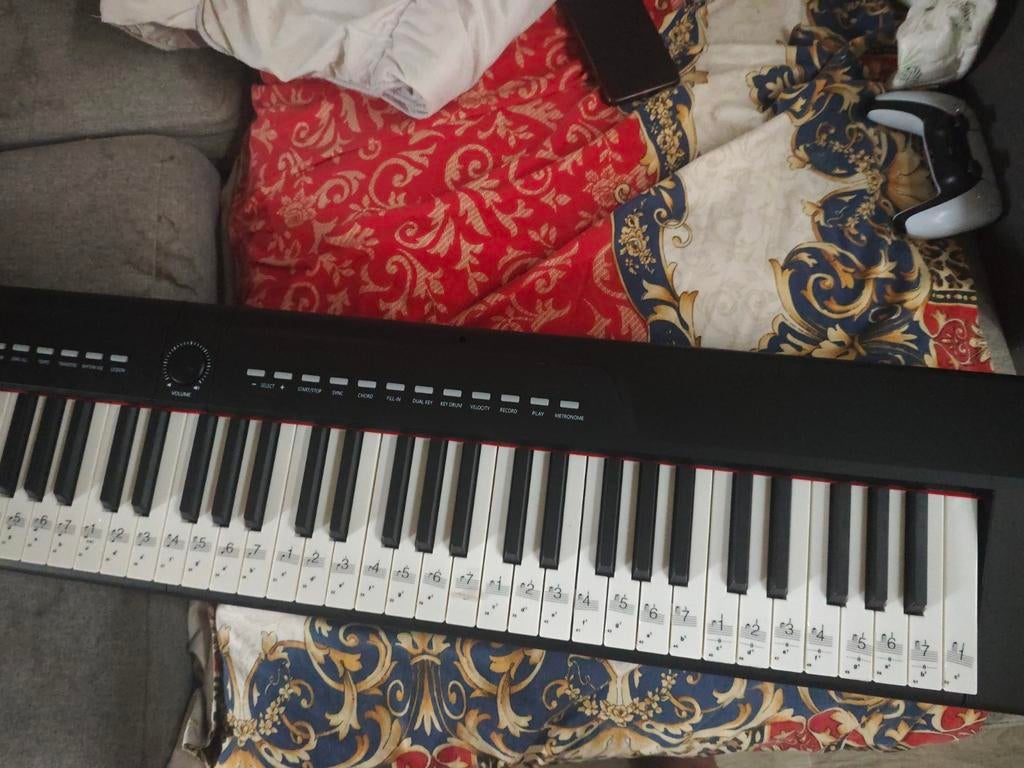 Digitale piano met 88 toetsen, koptelefoon en hoesje, Muziek en Instrumenten, Keyboards, 88 toetsen, Ophalen